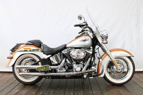 HARLEY-DAVIDSON SOFTAIL DELUXE 